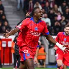 El nuevo contrato de Pacho en el PSG hasta 2030 incluye un sueldazo récord.