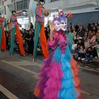 El Desfile de la Interculturalidad llenó de color y alegría las calles de Loja durante la inauguración del FIAVL 2025.