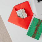 Bono navideño: ¿cómo invertir o evitar gastos innecesarios?