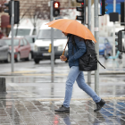 Ciudadanos ecuatorianos se preparan para la Consulta Popular y Referéndum 2025 mientras Inamhi alerta sobre lluvias y bajas temperaturas el 16 de noviembre.