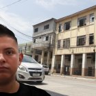 Marlon Brandon Mariño Flores fue asesinado a tiros en el tercer piso de esta vivienda. Se encontraba de visita en la casa de la madre de su expareja.