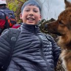 El niño le puso de nombre Carlos al perrito que lo acompaño durante los días que permaneció perdido.