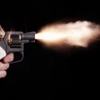 En una vía de la parroquia Jesús María, en el cantón Naranjal, reportaron el hallazgo de un hombre acribillado.