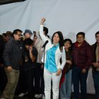 Luisa González, de la Revolución Ciudadana, celebra el triunfo del No en el referéndum y consulta popular 2025.