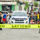 Agentes policiales acordonaron la zona para poder recabar indicios balísticos.