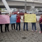 El personal de limpieza y seguridad que perteneció a este distrito del Ministerio de Salud Pública (MSP) reclama meses impagos.