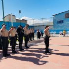 El pequeño Kevin fue saludados por los policías del distrito Eugenio Espejo.