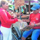 Patricia Granda oferta EXTRA con alegría y motivada, pues hay muchos clientes que disfrutan leer este Diario.