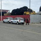 La Policía Nacional ingresó al muelle marginal de Manta para iniciar las investigaciones del caso