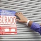 Arcsa clausura farmacia en Cuenca tras hallar más de 300 medicamentos caducados.