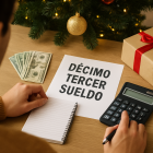 Bono navideño de 2025 en Ecuador: conoce cómo calcular tu décimo tercer sueldo.