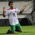 El futbolista May Laury Quiñónez fue inscrito con una cédula con género femenino.