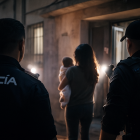 Policías de Ecuador y España rescataron a una mujer y su bebé, víctimas de violencia familiar.