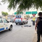 Una ambulancia llegó al sitio, pero al encontrar al ciudadano sin signos vitales, lo dejó en el mismo sitio.