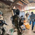 Policías y militares realizaron la búsqueda de la mujer en varios sectores.





ag - periodista

ag - granasa