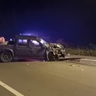 Vehículo implicado en el accidente registrado en la vía Quinindé – Las Golondrinas, a la altura del recinto La Tercera.