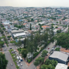 Vecinos de Ceibos y Urdesa reportan un intenso olor a caucho quemado que se percibe desde la noche del 1 de diciembre.