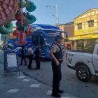 Policía Nacional y agentes de Criminalística en el lugar del ataque armado dentro de un bus en Playas.