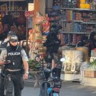 Al menos siete disparos le propinaron a la mujer. Criminalística  levantó los indicios.