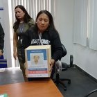 Nancy Torres recibió las osamentas de su padre en Ambato.