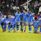Jugadores de Emelec durante la tanda de penaltis ante LDU en las semifinales de Copa Ecuador.
