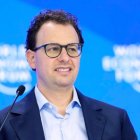 Amodei, cofundador de Anthropic, alerta sobre la incertidumbre en inversiones masivas en inteligencia artificial.