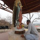 Desde el elevado oratorio de la Virgen se aprecia todo el templo y las residencias alrededor.