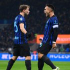 Lautaro Martínez (d) lidera el ataque nerazzurri en Milán.