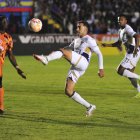 Liga de Quito visita a Libertad en el estadio Reina del Cisne.