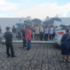 Familiares y exalumnos acompañaron el sepelio del docente Luis Enrique Morocho en el cementerio de Tena.