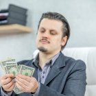 Con el nuevo salario básico, una familia cubre apenas el 58 % del costo de la canasta básica.