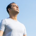 La técnica 4-7-8 puede practicarse en cualquier lugar tranquilo y no requiere experiencia previa.