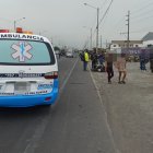 Personas observaban lo ocurrido la mañana de este 21 de diciembre.