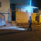 En el exterior de esta vivienda de la cooperativa Estrella de Belén cinco personas resultaron baleadas.