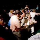 Vestir formal durante estas celebraciones es una de las recomendaciones de los expertos.