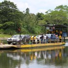 Ferry fluvial en el río Blanco, utilizado por comunidades de Valle del Sade–Gotitas de Lluvia, zona donde ocurrió el trágico intento de rescate de Nubia Varela.