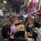 La aglomeración facilita el accionar de carteristas y arranchadores, advierten comerciantes y Policía.