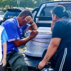 Sus familiares miraban con desconsuelo el ataúd donde reposaban los restos del pequeño Erick.