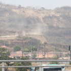 En algunos cerros de La Aurora se ve a maquinaria trabajando para ampliar la construcción de viviendas.