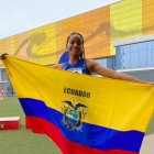 Nicole Cañola hondeó la bandera de Ecuador tras ganar el bronce en los Juegos Bolivarianos 2025.
