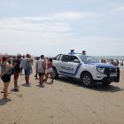 La Policía patrulló sobre la arena en Playas.