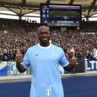 De vuelta al corazón celeste: Caicedo recibió homenaje en la Lazio.