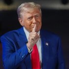 Donald Trump lanzó una advertencia para Delcy Rodríguez.