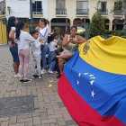 En Loja, la gente llegada de Venezuela aún no sabe si volver o no a su país.