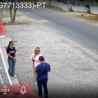 Cynthia  Gellibert publicó esta imagen en la que se ve a Mónica Palacios afuera de la casa de su madre.