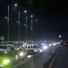 Así luce el puente de La Joya (Daule) por las noches.