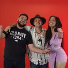 Paco el Morlaco (i), Jandino (c) y Victoria Salcedo (d) esperan dar más autonomía a los beneficiarios del proyecto.