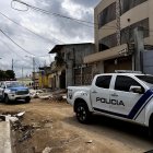 Policías patrullan alrededor de los planteles que están en la zona.
