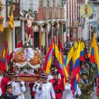 Imagen de San Sebastián durante su traslado por las calles de Loja.
