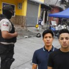 En el sitio del ataque, ayer fue velado uno de los fallecidos. En el piso se leía la palabra “Dios”